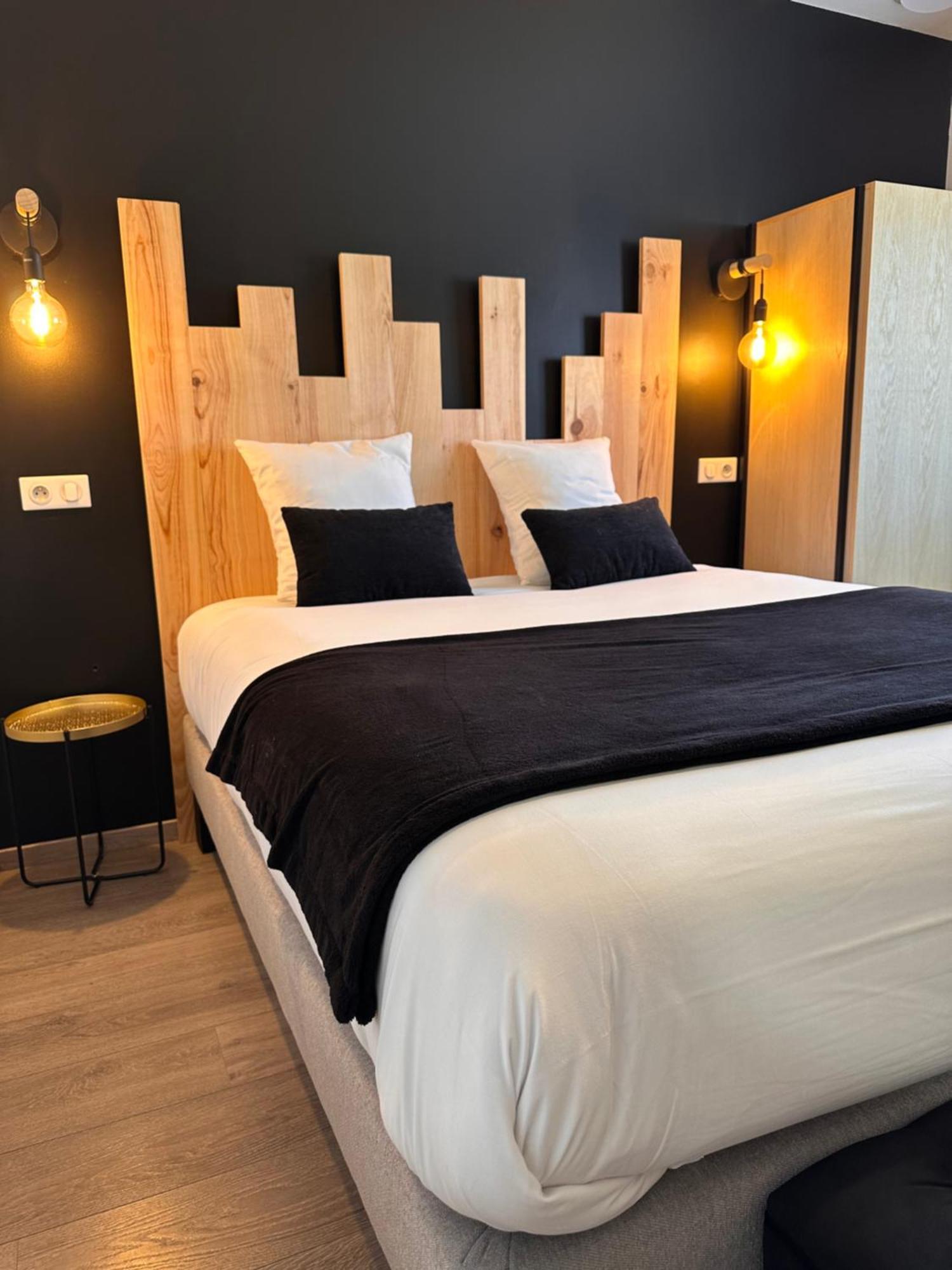 Auberge Du Vieux Lanas Logis Hotel Restaurant Екстер'єр фото
